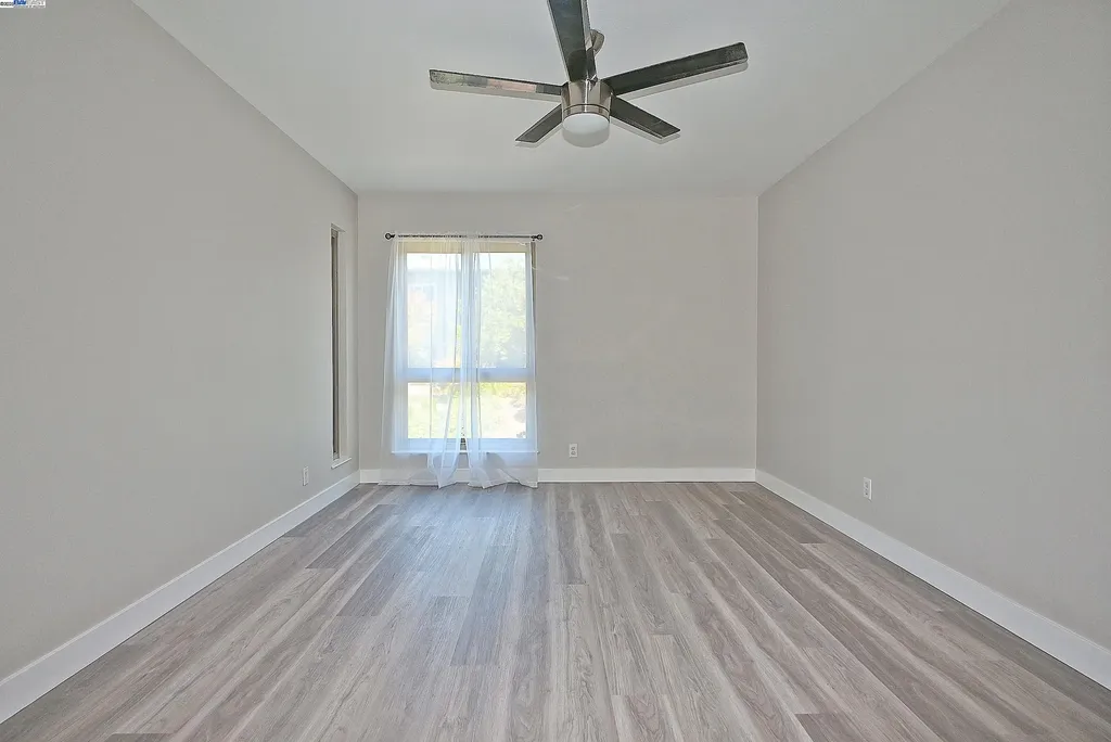 19100 Crest Avenue Castro Valley CA 94546