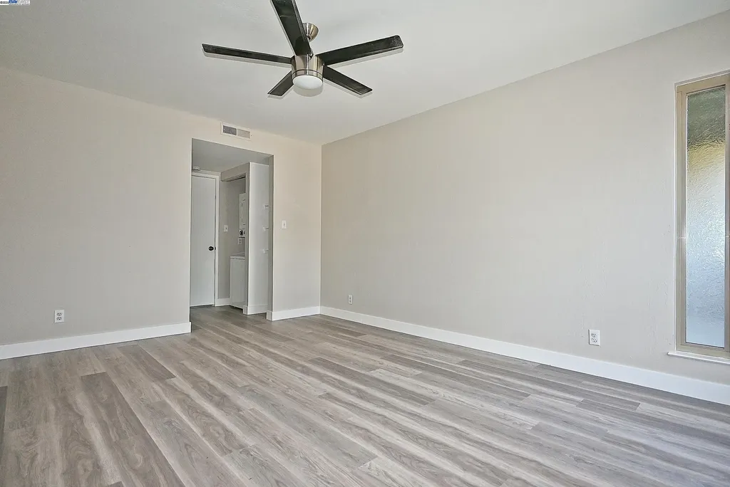 19100 Crest Avenue Castro Valley CA 94546