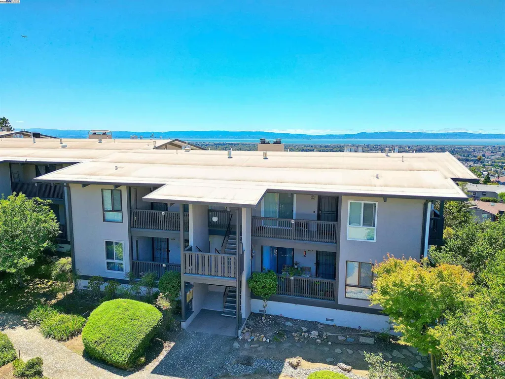 19100 Crest Avenue Castro Valley CA 94546