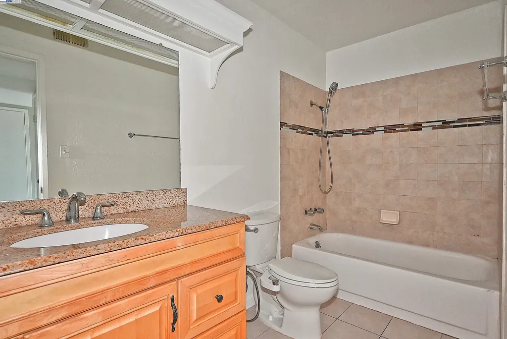 19100 Crest Avenue Castro Valley CA 94546