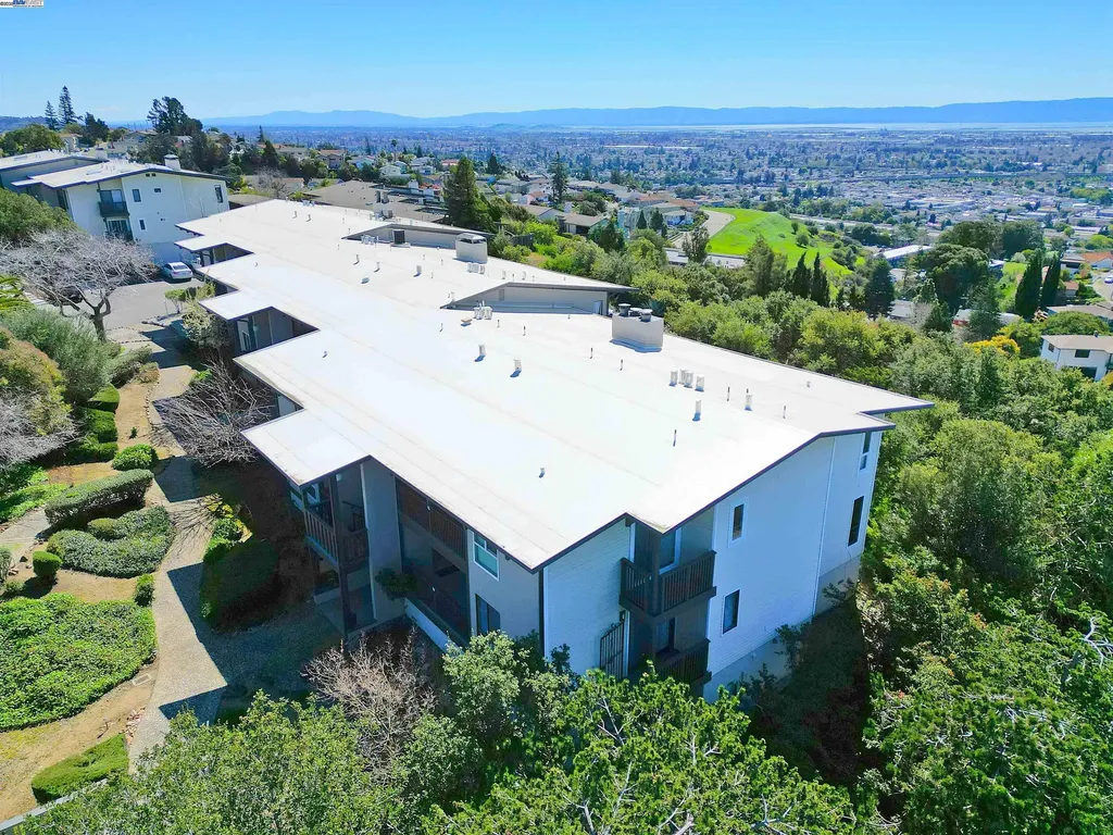 19100 Crest Avenue Castro Valley CA 94546
