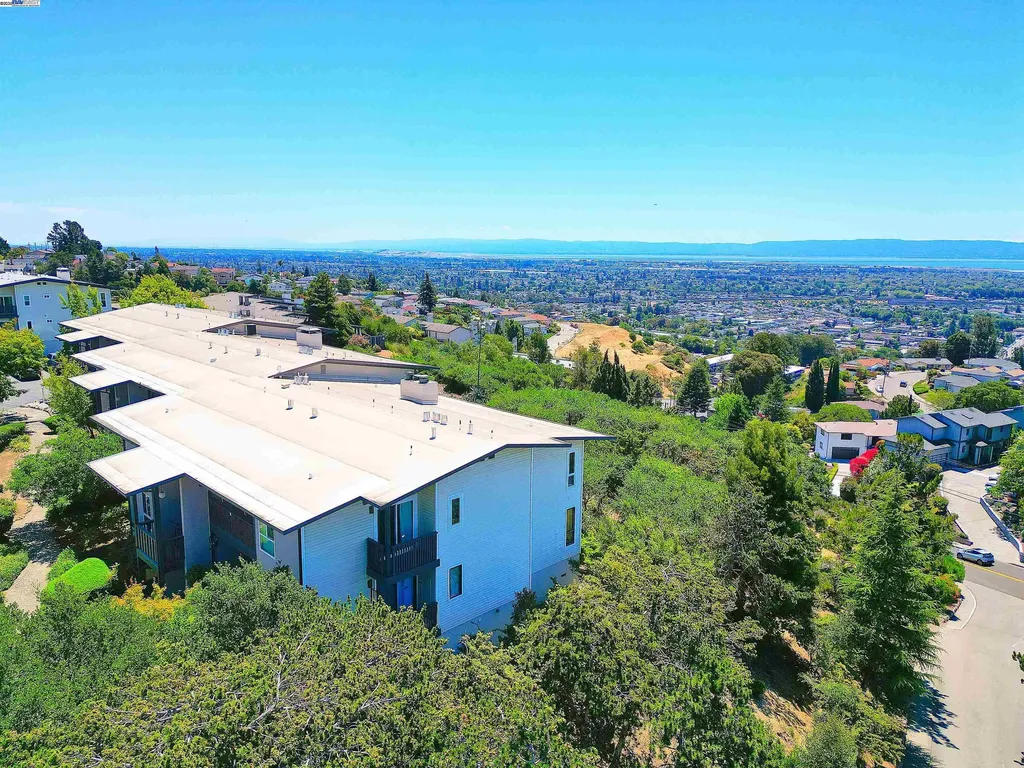 19100 Crest Avenue Castro Valley CA 94546