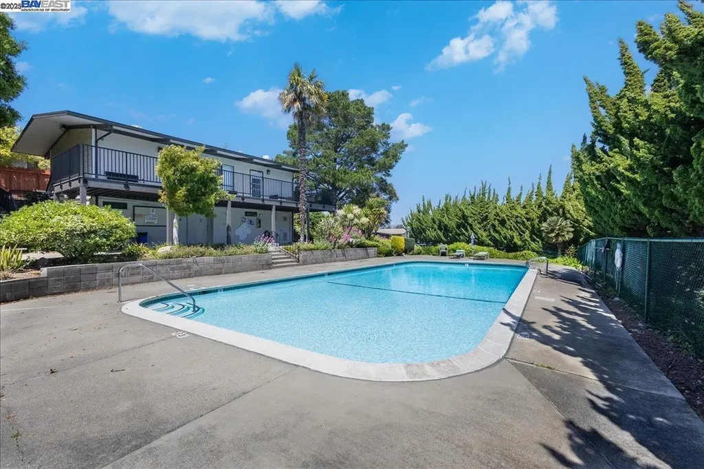 19100 Crest Avenue Castro Valley CA 94546