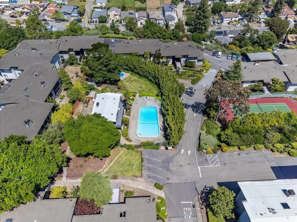 19100 Crest Avenue Castro Valley CA 94546