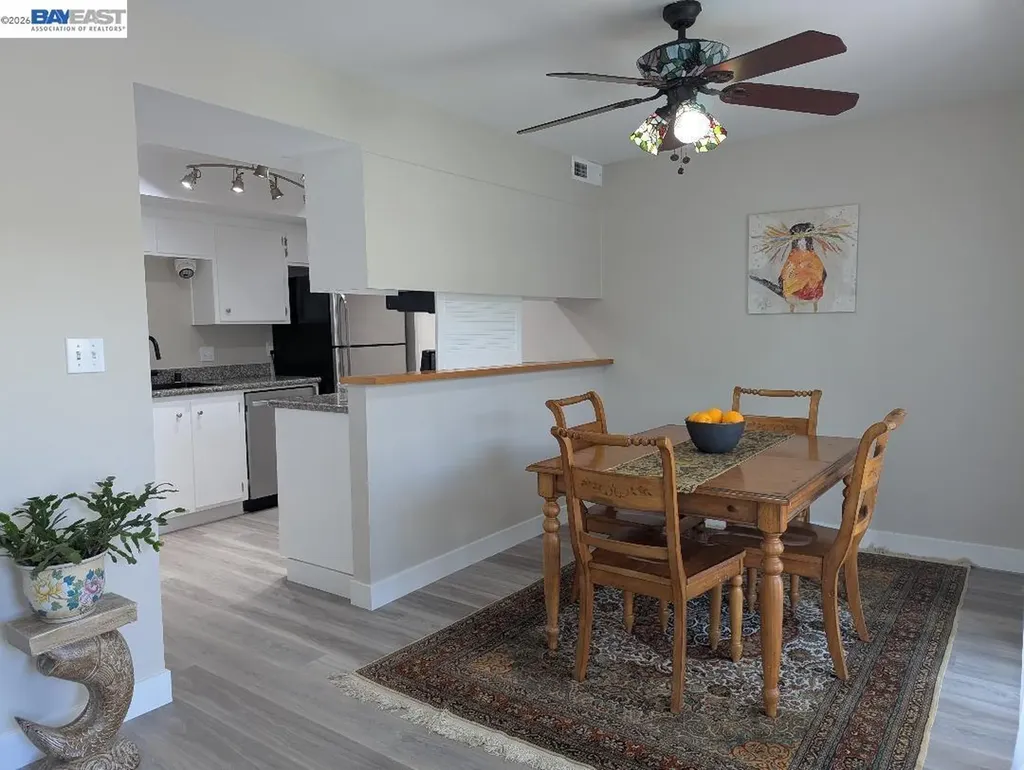 19100 Crest Avenue Castro Valley CA 94546