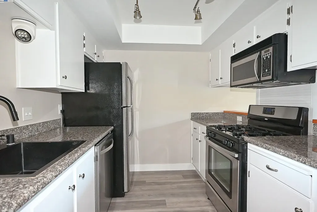 19100 Crest Avenue Castro Valley CA 94546