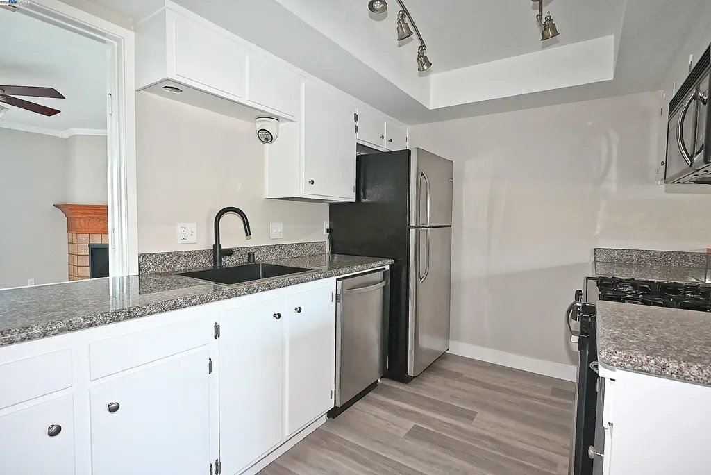 19100 Crest Avenue Castro Valley CA 94546