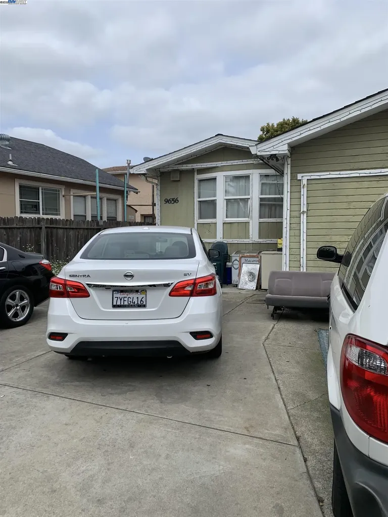 9656 D Street Oakland CA 94603