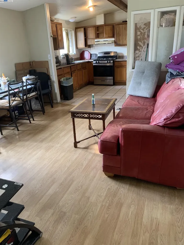 9656 D Street Oakland CA 94603