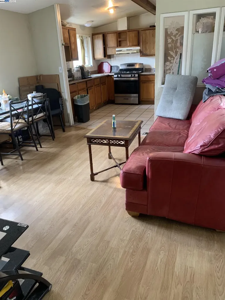 9656 D Street Oakland CA 94603