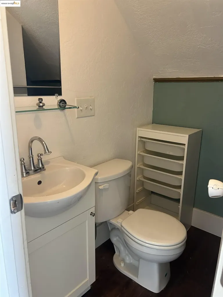 1703 Macarthur Boulevard Oakland CA 94602