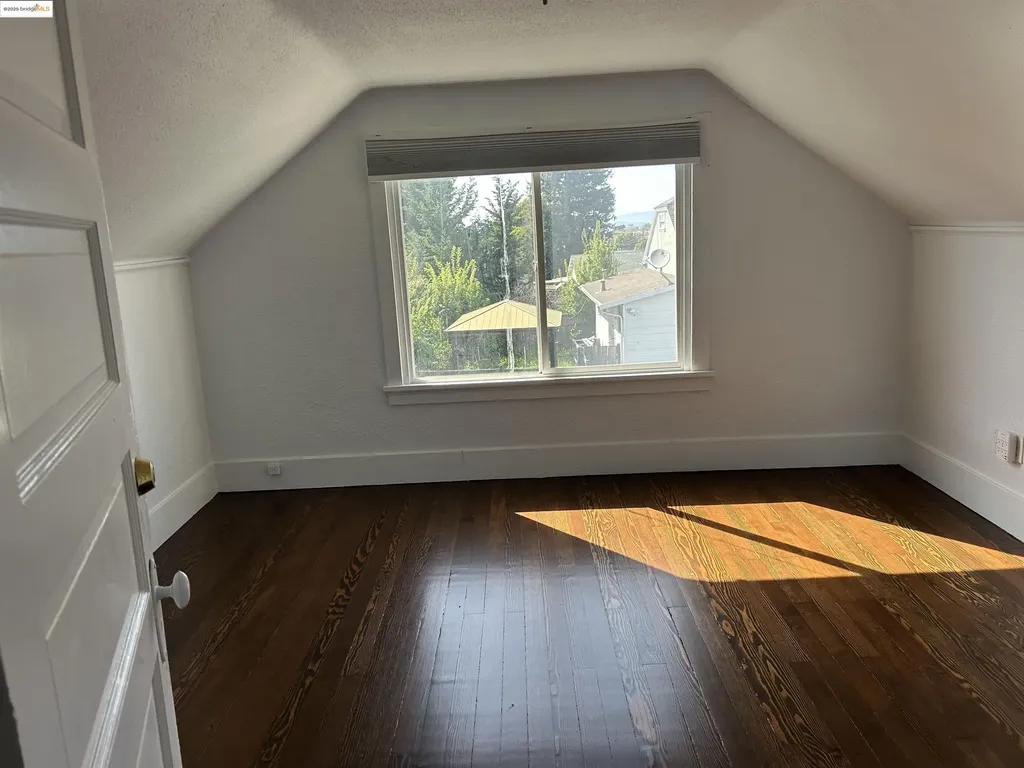 1703 Macarthur Boulevard Oakland CA 94602