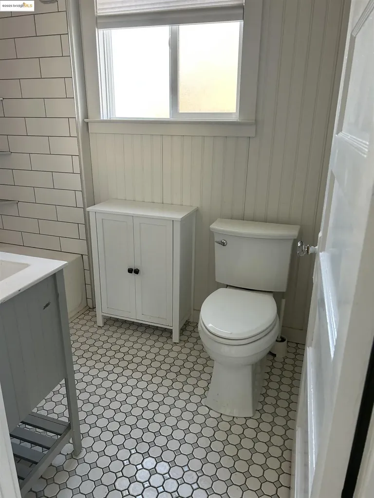 1703 Macarthur Boulevard Oakland CA 94602