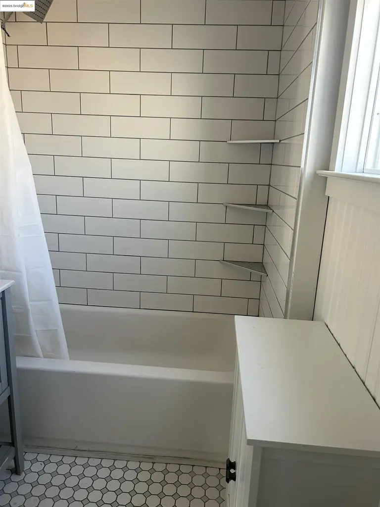 1703 Macarthur Boulevard Oakland CA 94602