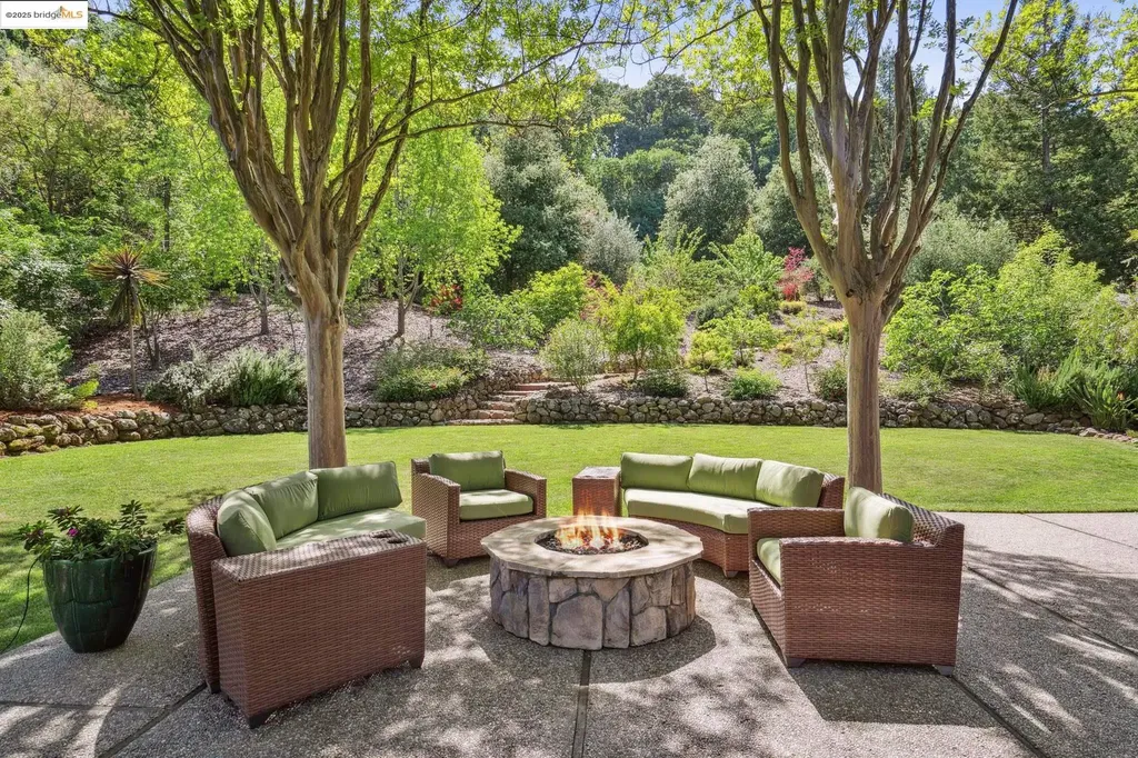 Lafayette CA, 1037 Silverhill Drive