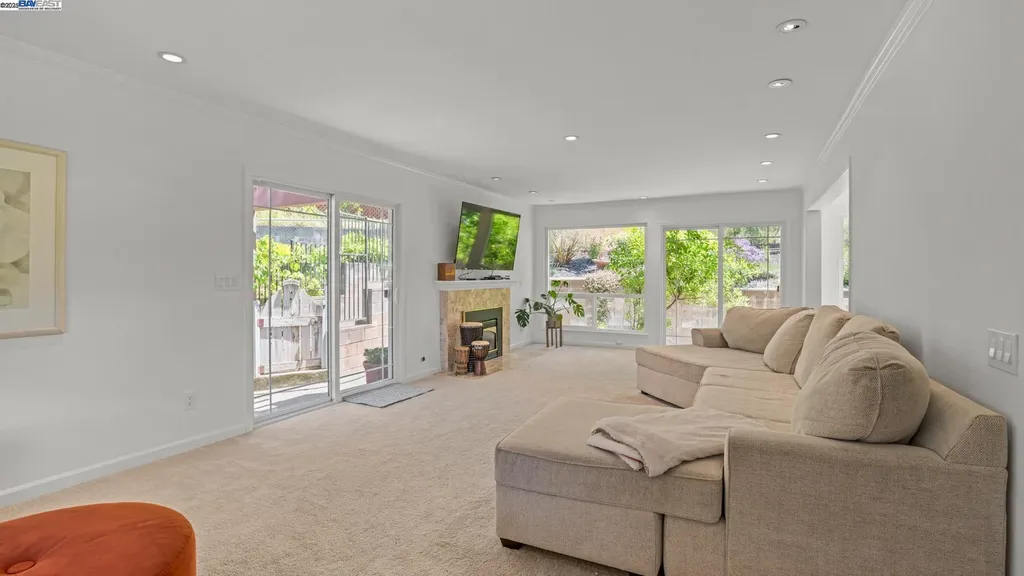 11 Oak Tree Court San Rafael CA 94903