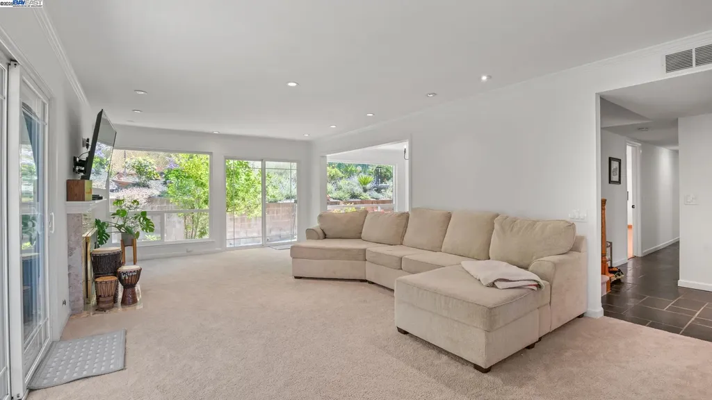 11 Oak Tree Court San Rafael CA 94903