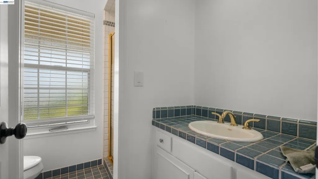 11 Oak Tree Court San Rafael CA 94903