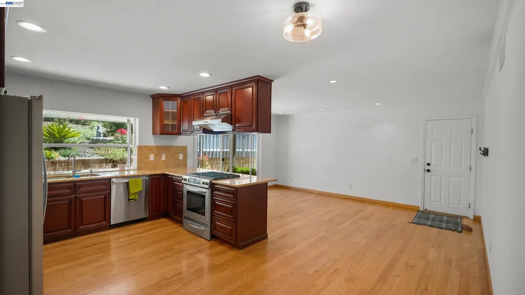 11 Oak Tree Court San Rafael CA 94903