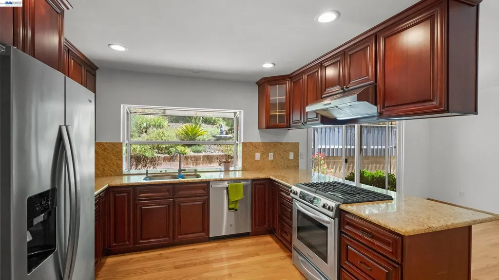 11 Oak Tree Court San Rafael CA 94903