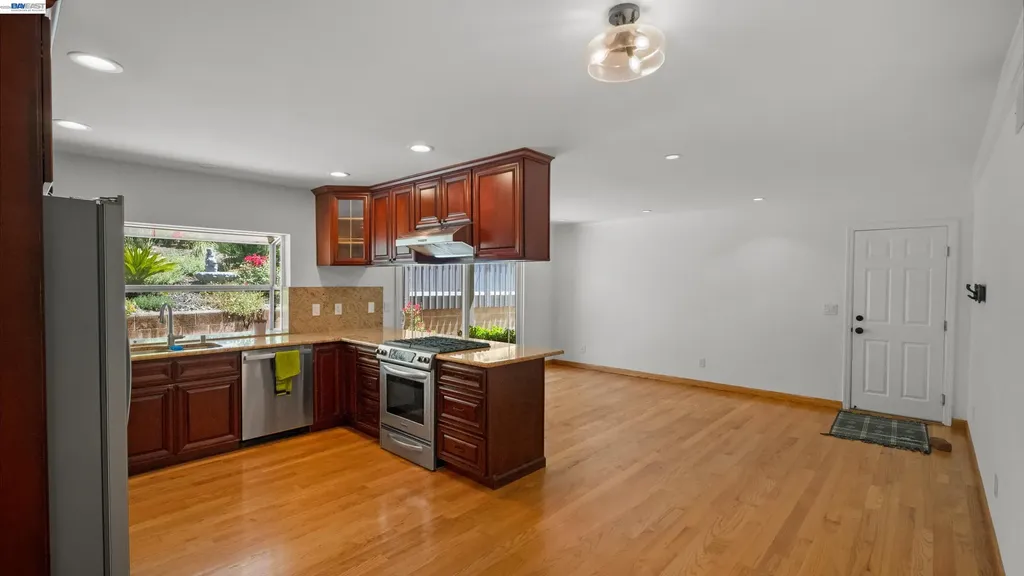 11 Oak Tree Court San Rafael CA 94903