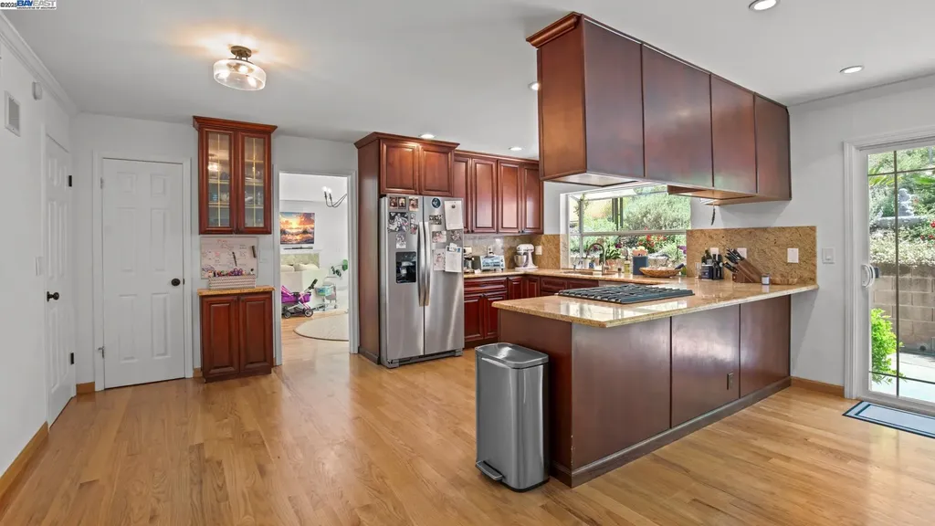 11 Oak Tree Court San Rafael CA 94903