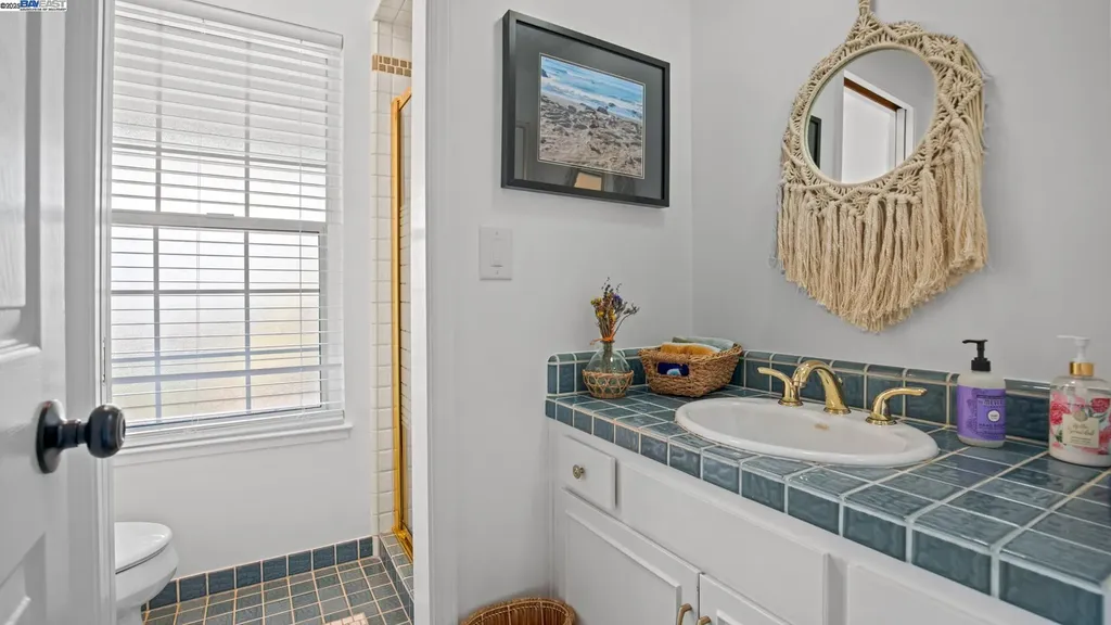 11 Oak Tree Court San Rafael CA 94903