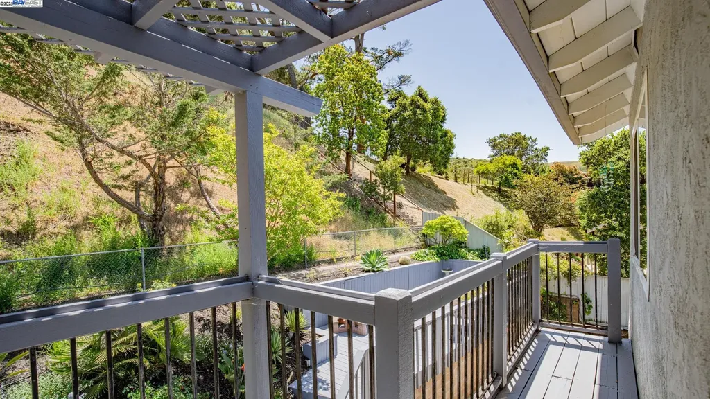 11 Oak Tree Court San Rafael CA 94903