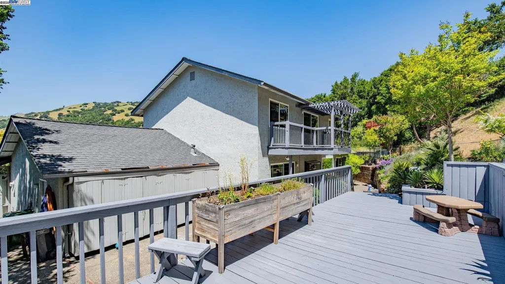 11 Oak Tree Court San Rafael CA 94903