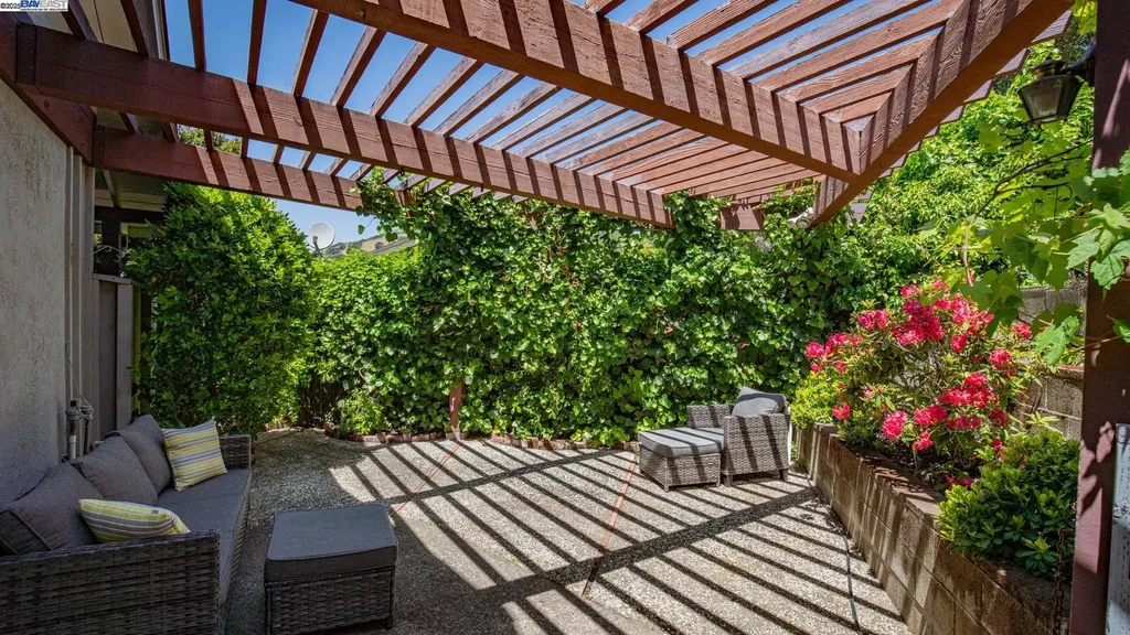 11 Oak Tree Court San Rafael CA 94903