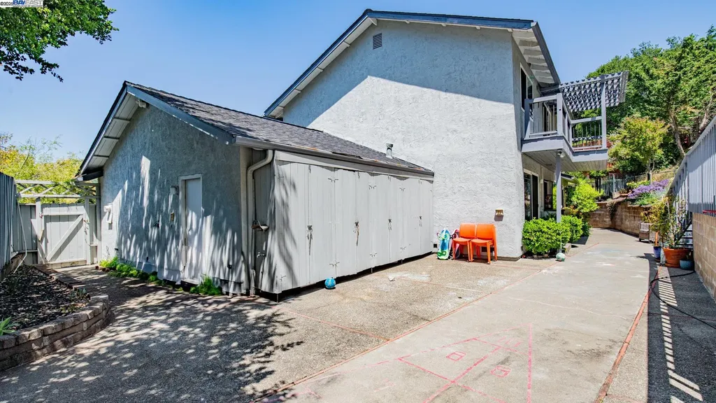 11 Oak Tree Court San Rafael CA 94903