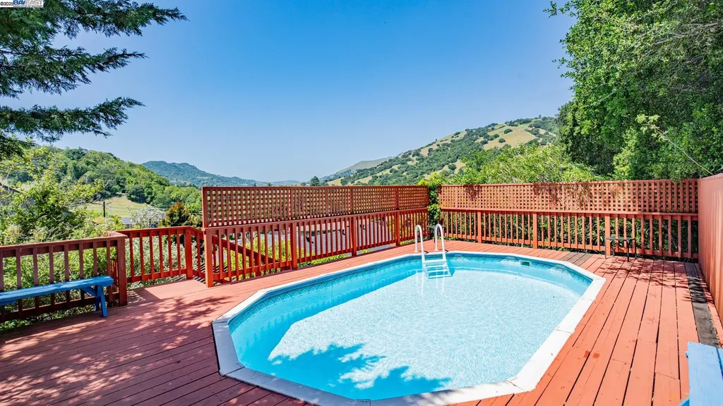 11 Oak Tree Court San Rafael CA 94903