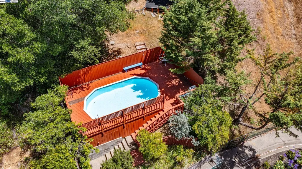 11 Oak Tree Court San Rafael CA 94903