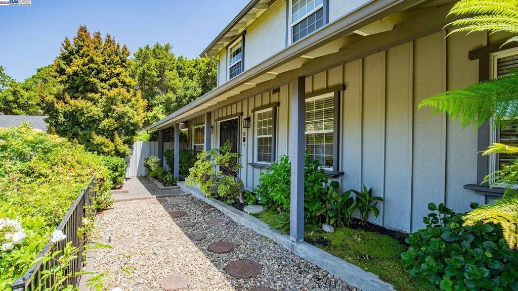 11 Oak Tree Court San Rafael CA 94903