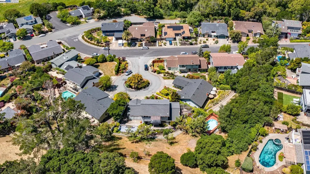 11 Oak Tree Court San Rafael CA 94903
