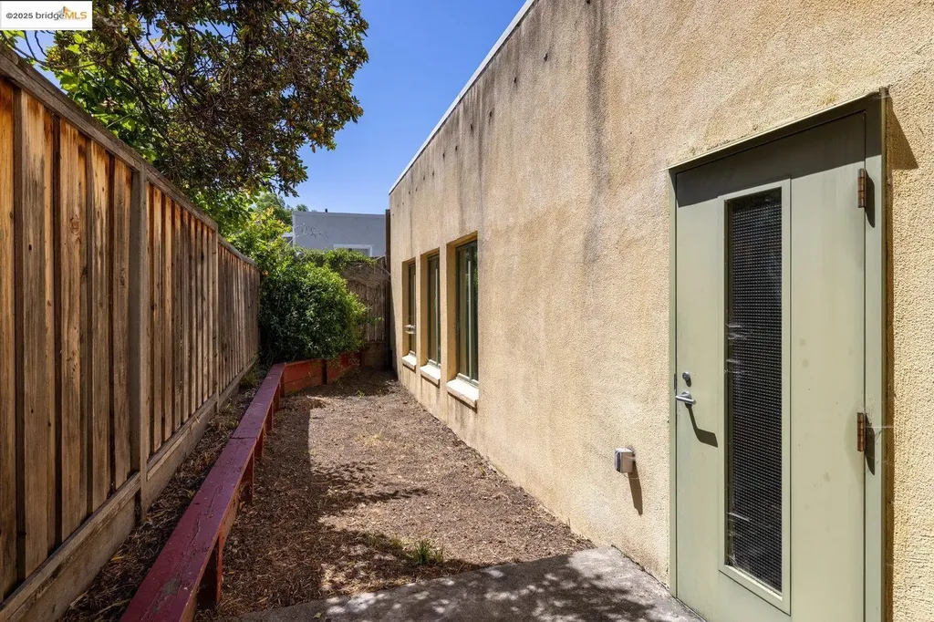 2903 Sacramento Street Berkeley CA 94702