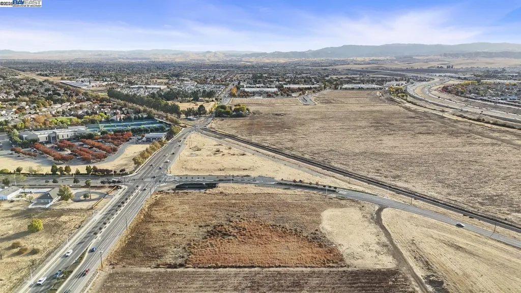 Empire Avenue Oakley CA 94561