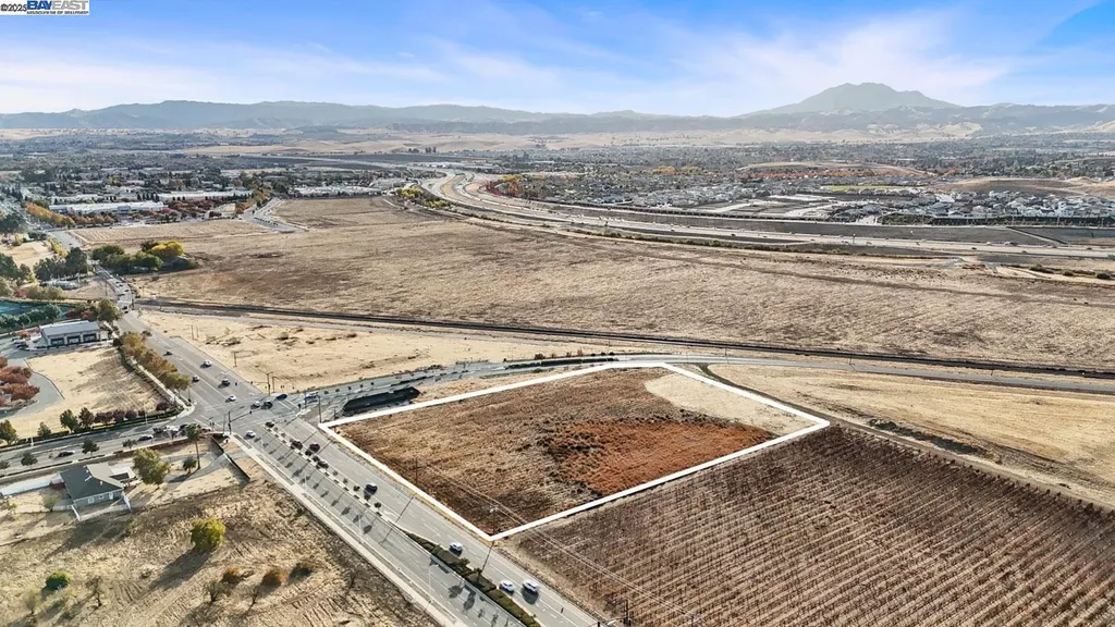 Empire Avenue Oakley CA 94561