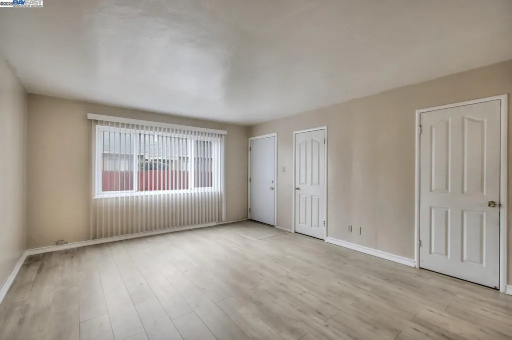 7448 Lockwood Street Oakland CA 94621