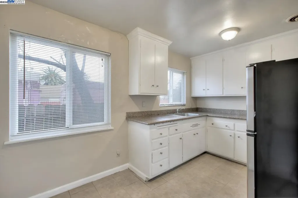 7448 Lockwood Street Oakland CA 94621