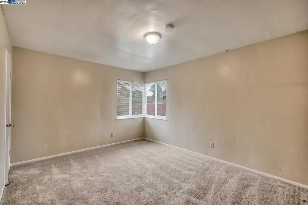 7448 Lockwood Street Oakland CA 94621