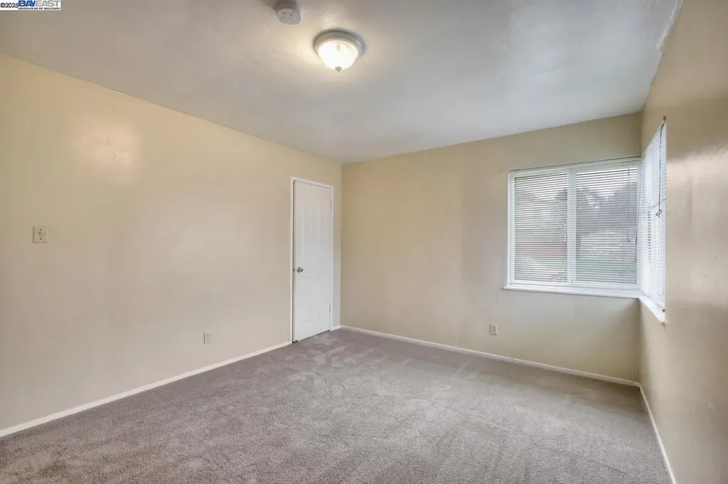 7448 Lockwood Street Oakland CA 94621