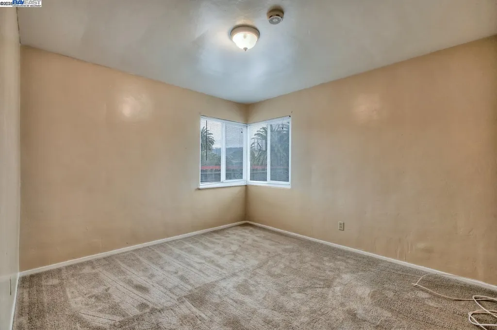 7448 Lockwood Street Oakland CA 94621