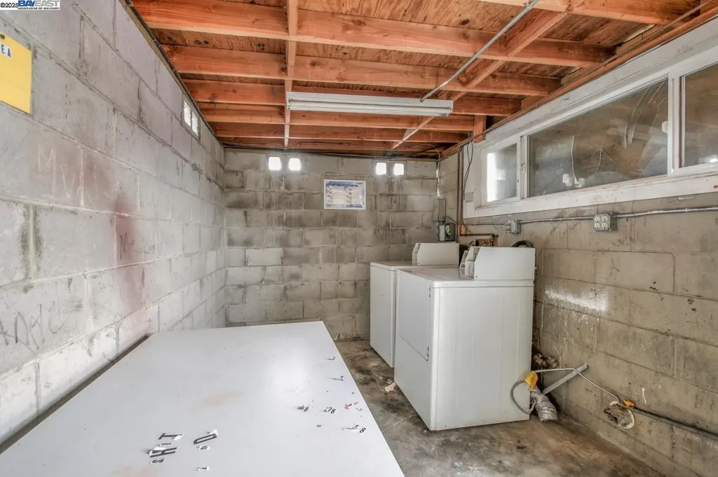 7448 Lockwood Street Oakland CA 94621
