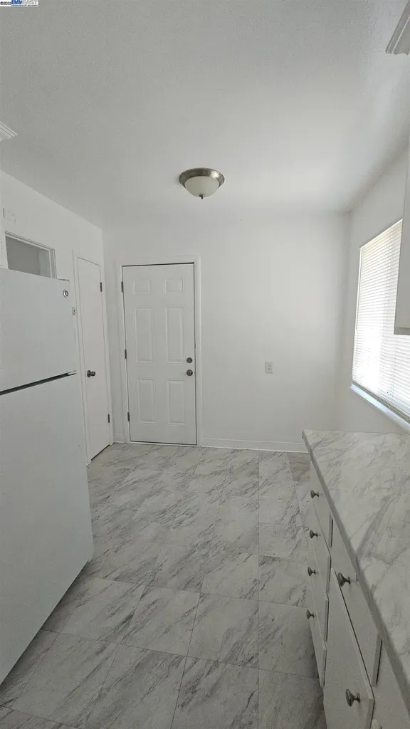 7448 Lockwood Street Oakland CA 94621