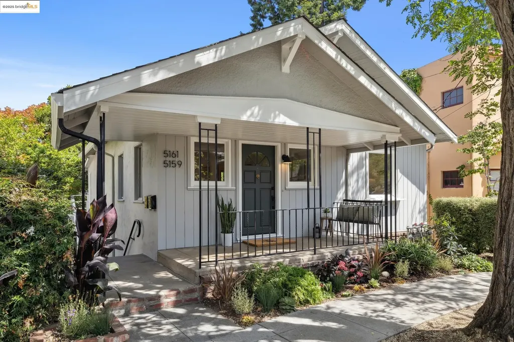 5161 Coronado Avenue Oakland CA 94618