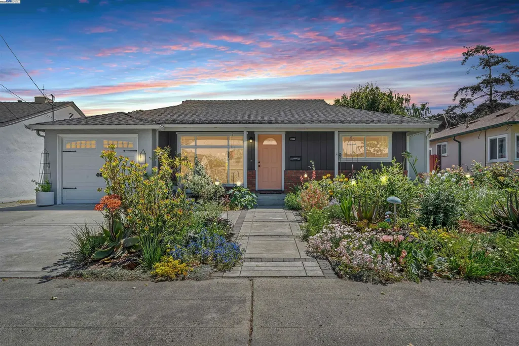 17328 Via Chiquita San Lorenzo CA 94580