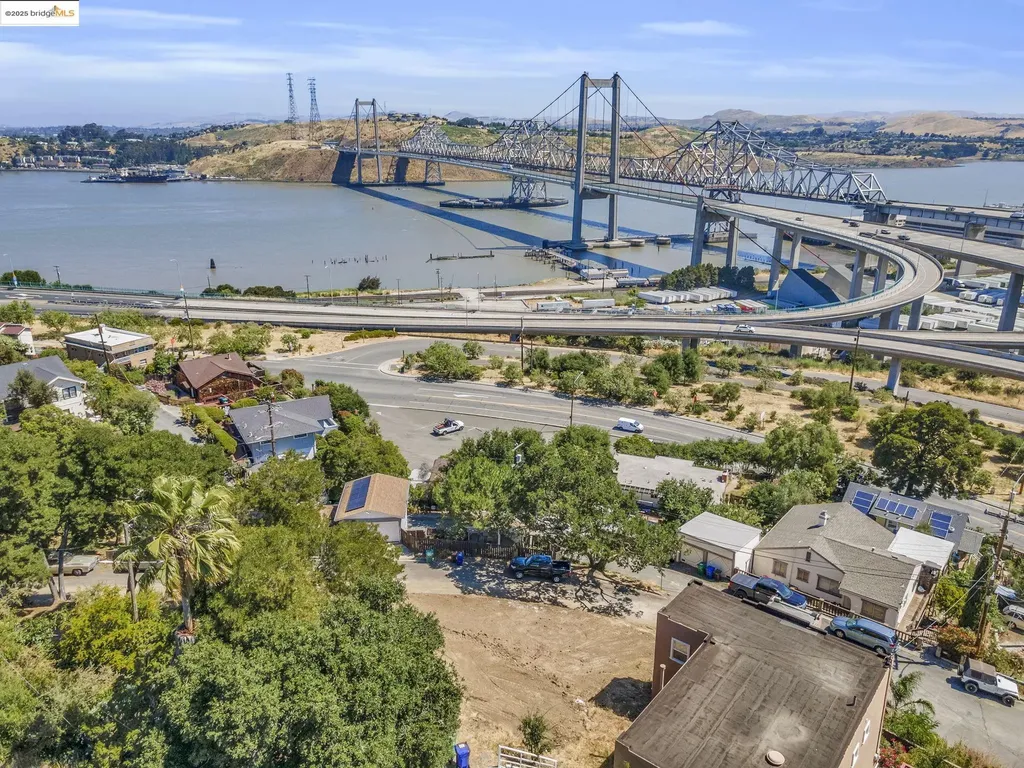 125 Kendall Avenue Crockett CA 94525