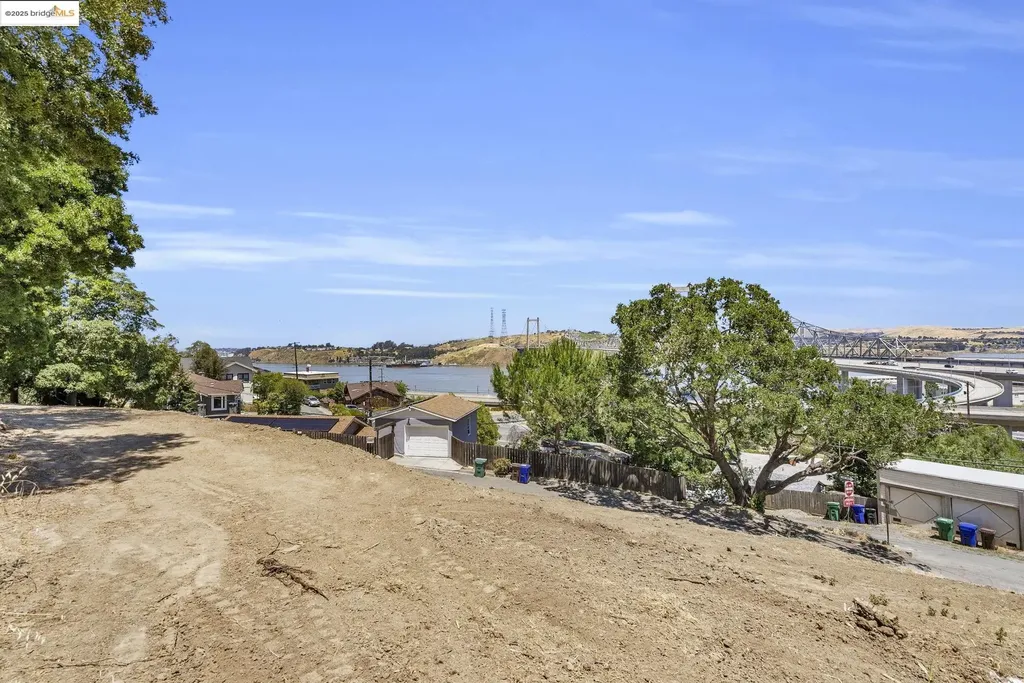 125 Kendall Avenue Crockett CA 94525