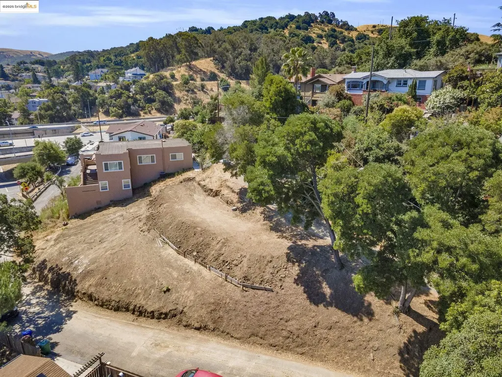 125 Kendall Avenue Crockett CA 94525